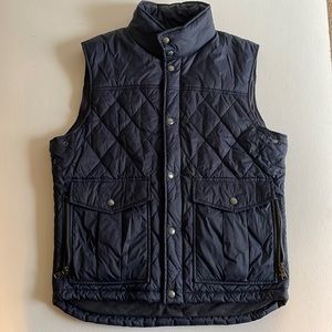 Banana Republic Vest. True Navy. Size Medium. Double pockets in front.